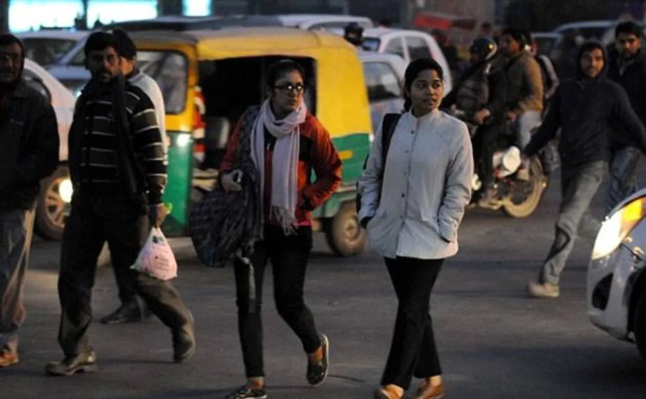 Delhi: Slight respite from cold as minimum temperature rises due to western disturbances
