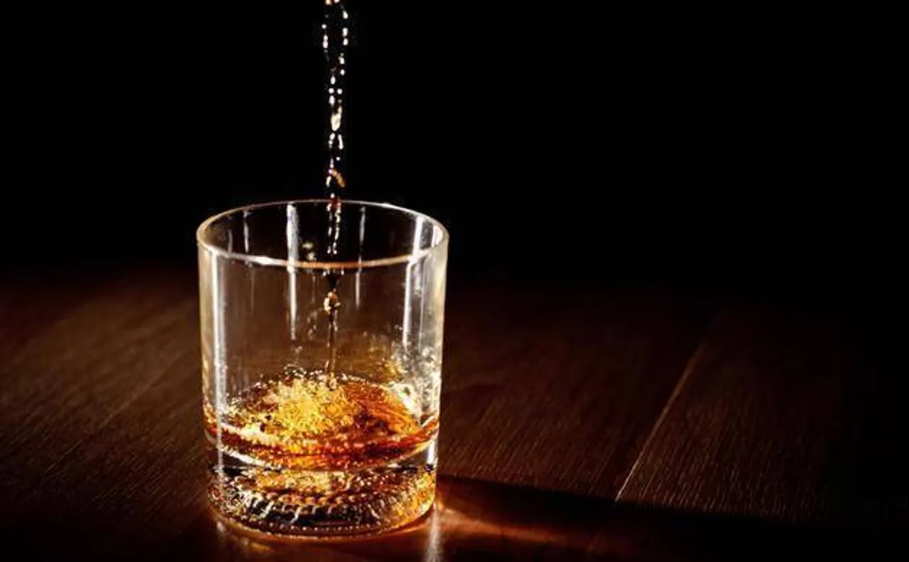 Delhi: Excise Department arrests 1250 people for drinking liquor in public places