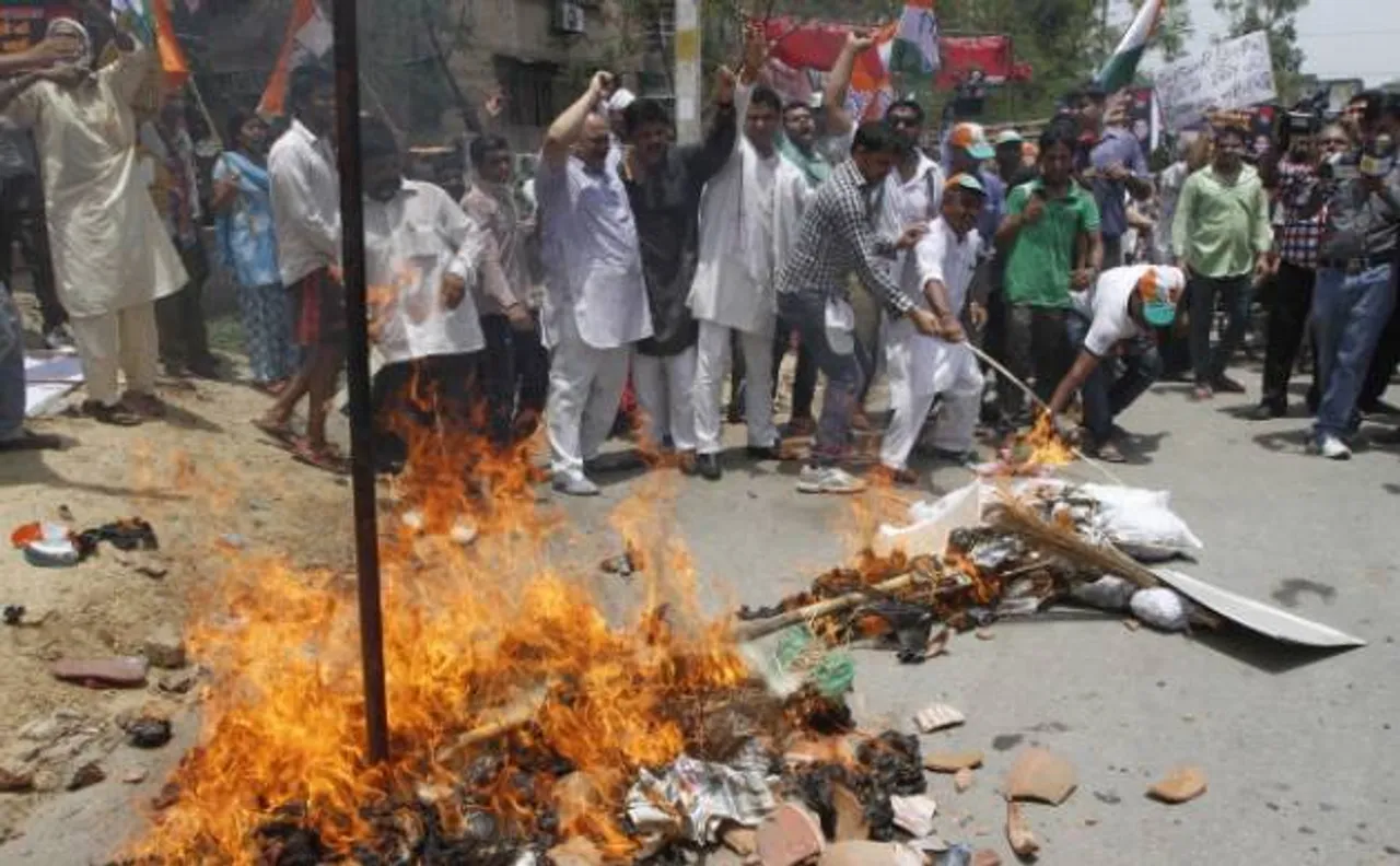 UP elections: BJP workers burn effigies of own party's candidate from Khatauli and Meerapur