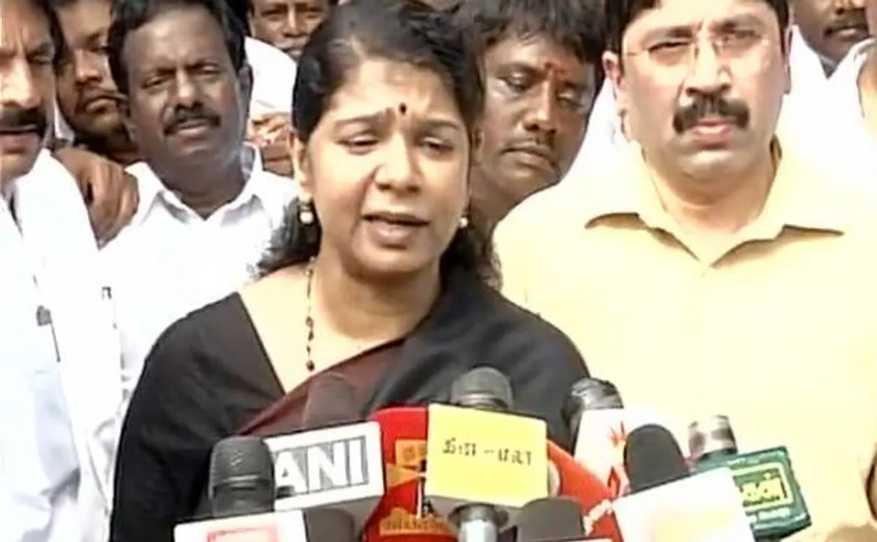 Jallikattu row: Stalin, Kanimozhi among DMK leaders held; protesters stay put