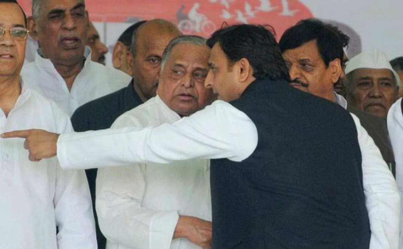 Mulayam becomes guardian to Akhilesh-led SP, name plate changed in party's office