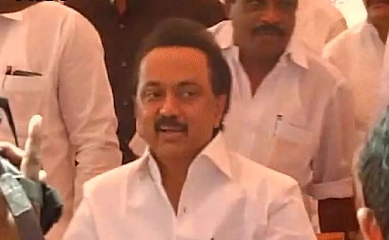 Jallikattu row: DMK leaders begin fast as protests continue in Tamil Nadu