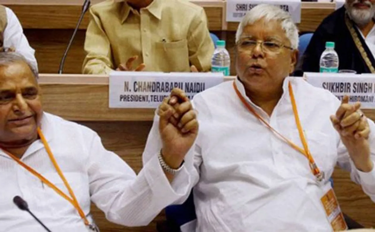 Lalu Yadav in talks with SP, Cong for tie-up for UP polls