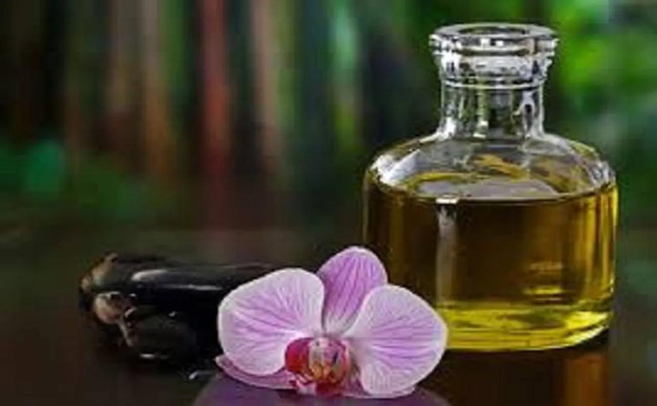 Benefits of including facial oils in daily skin care routine