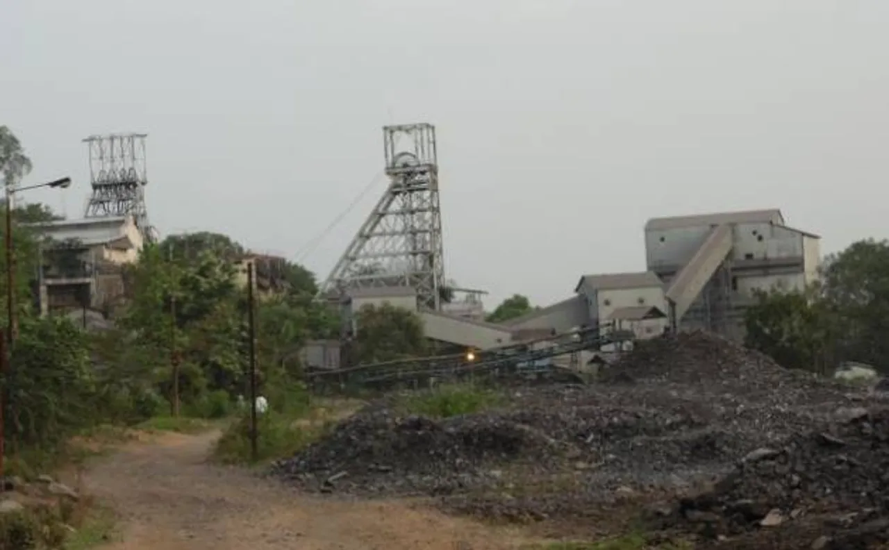 Govt to sell 10 per cent stake of manganese miner MOIL at Rs 365 per share today