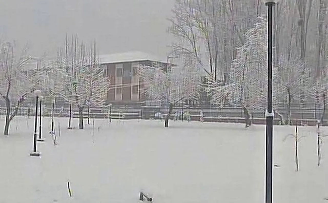 Fresh snowfall affects flight operations in Kashmir