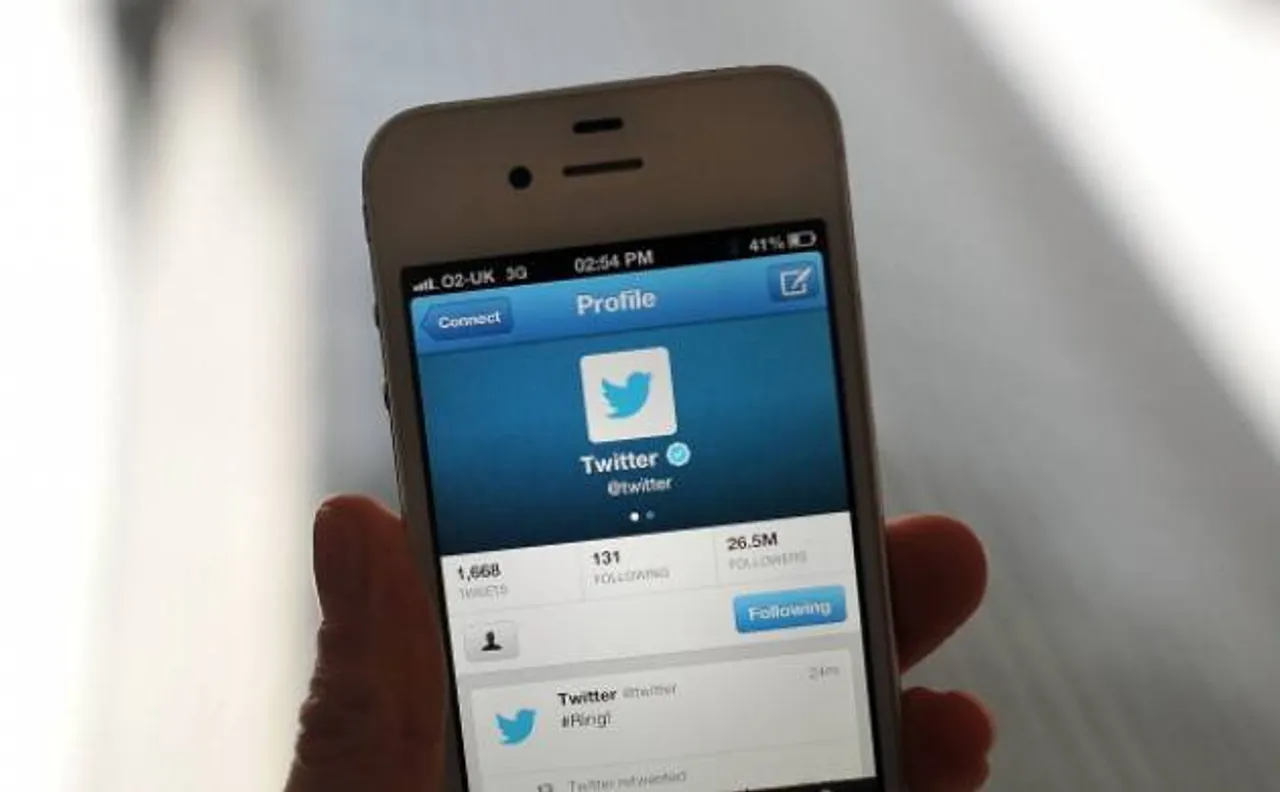  Scientists crack down massive networks of fake twitter accounts