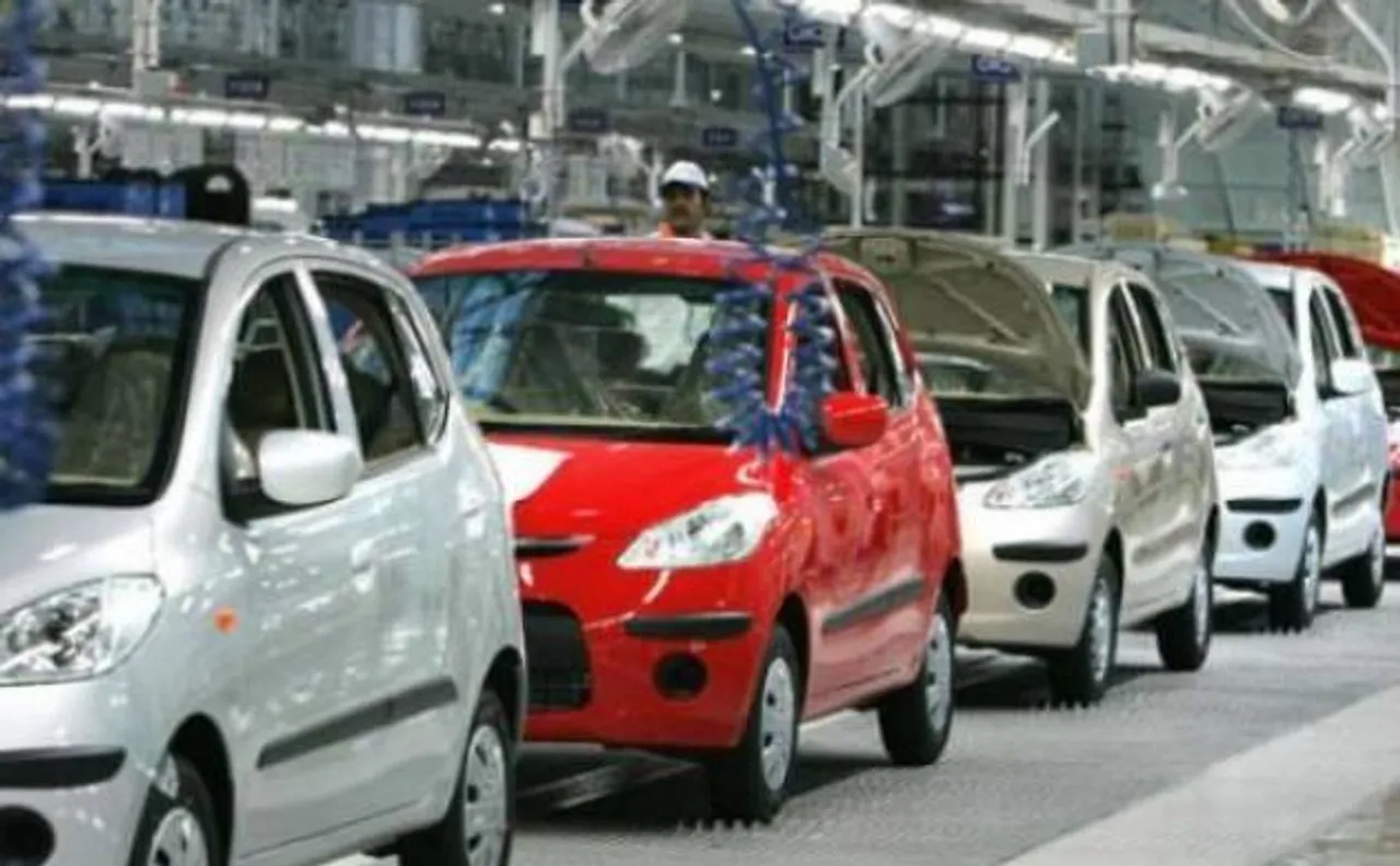 Demonetisation hits small auto loans as repayments fall steeply: Fitch