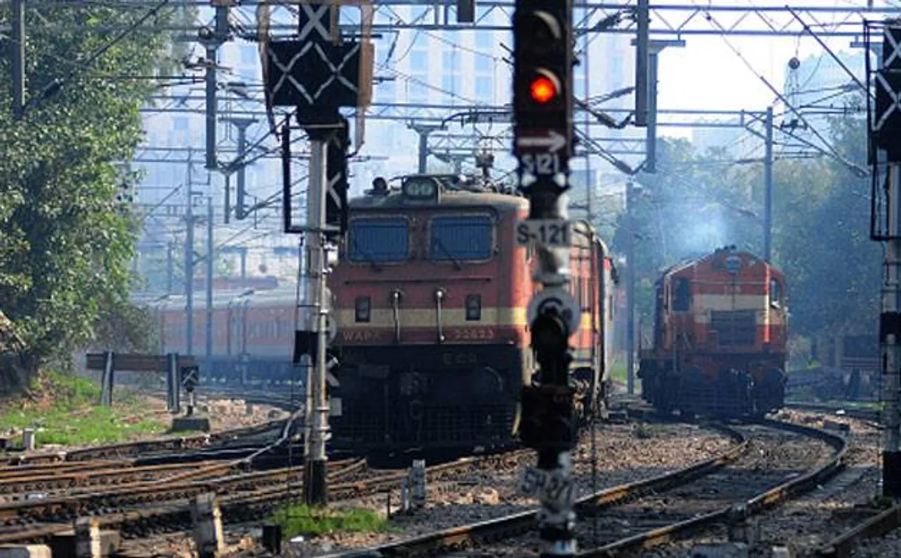 Government may make Aadhaar mandatory to avail rail concession in Budget 2017