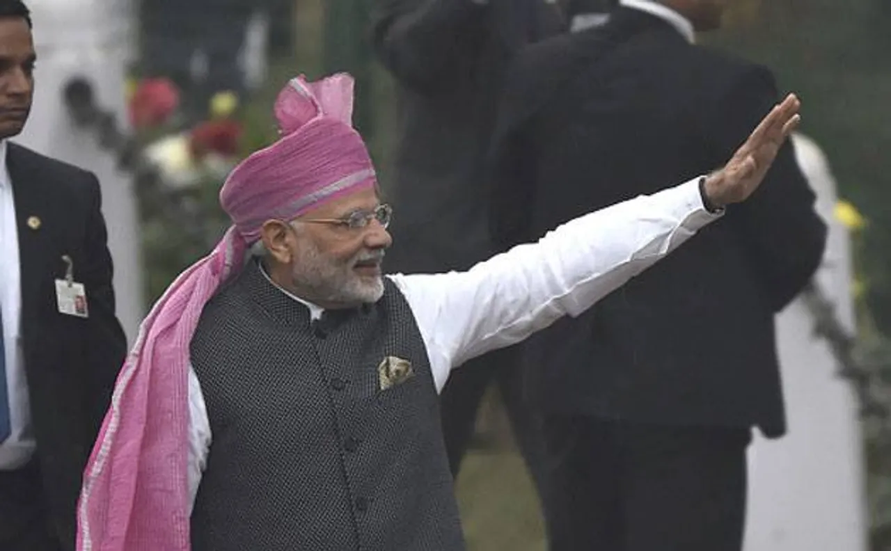 'Mann ki baat'| Look at life of Sachin Tendulkar; he kept challenging himself and bettered his own records: PM Modi