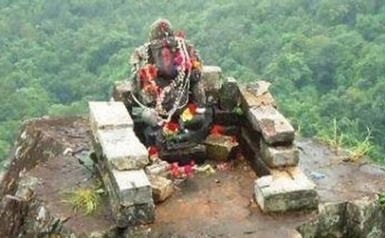 Naxals allegedly vandalise 1000-year-old idol of Lord Ganesha in Chhattisgarh