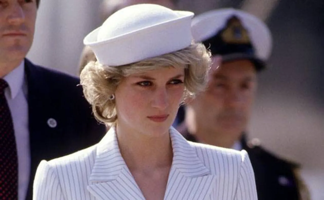 Royals commission Princess Diana statue 20 years after her death