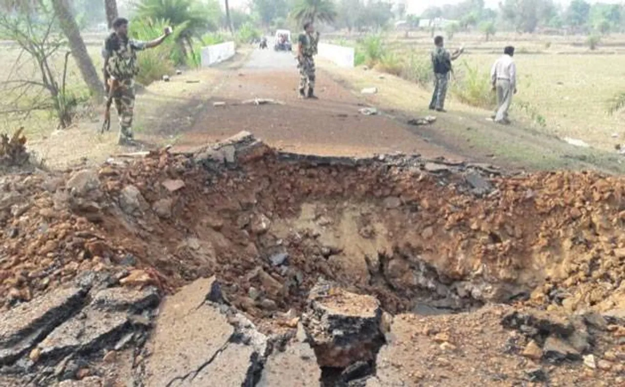 Naxals kill 5 police personnel, injure 20 in landmine blast at Andhra-Odisha border