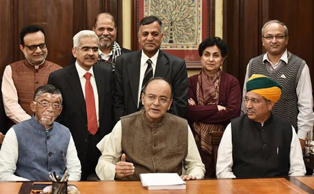 Budget 2017: Good news | FM Jaitley cuts Income Tax from 10% to 5% for 2.5 lakh to 5 lakh slab 