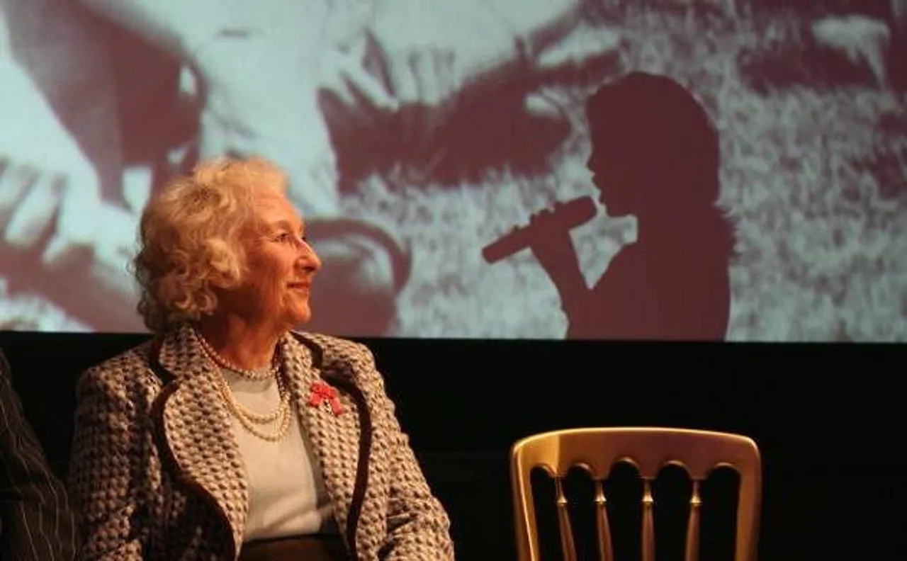 Vera Lynn to become first singer to release album as centenarian