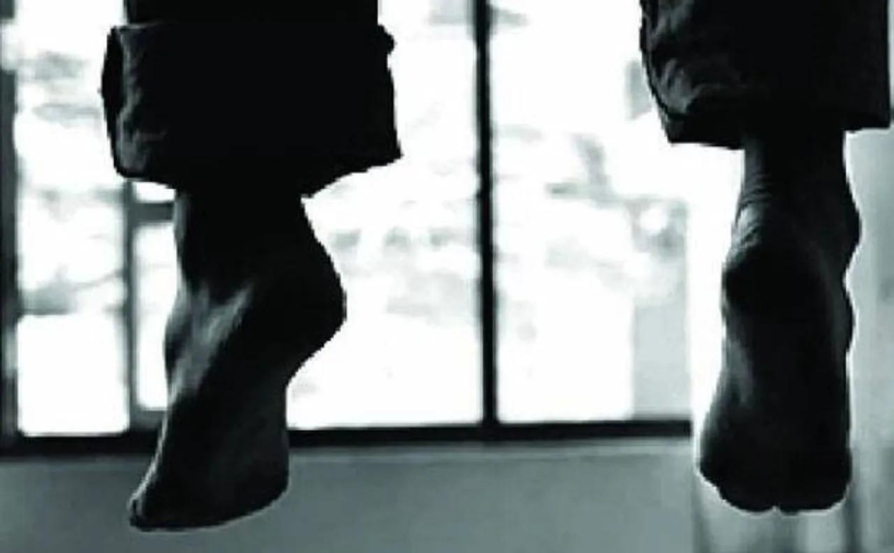 Pune: TCS professional commits suicide by hanging himself in IT park flat