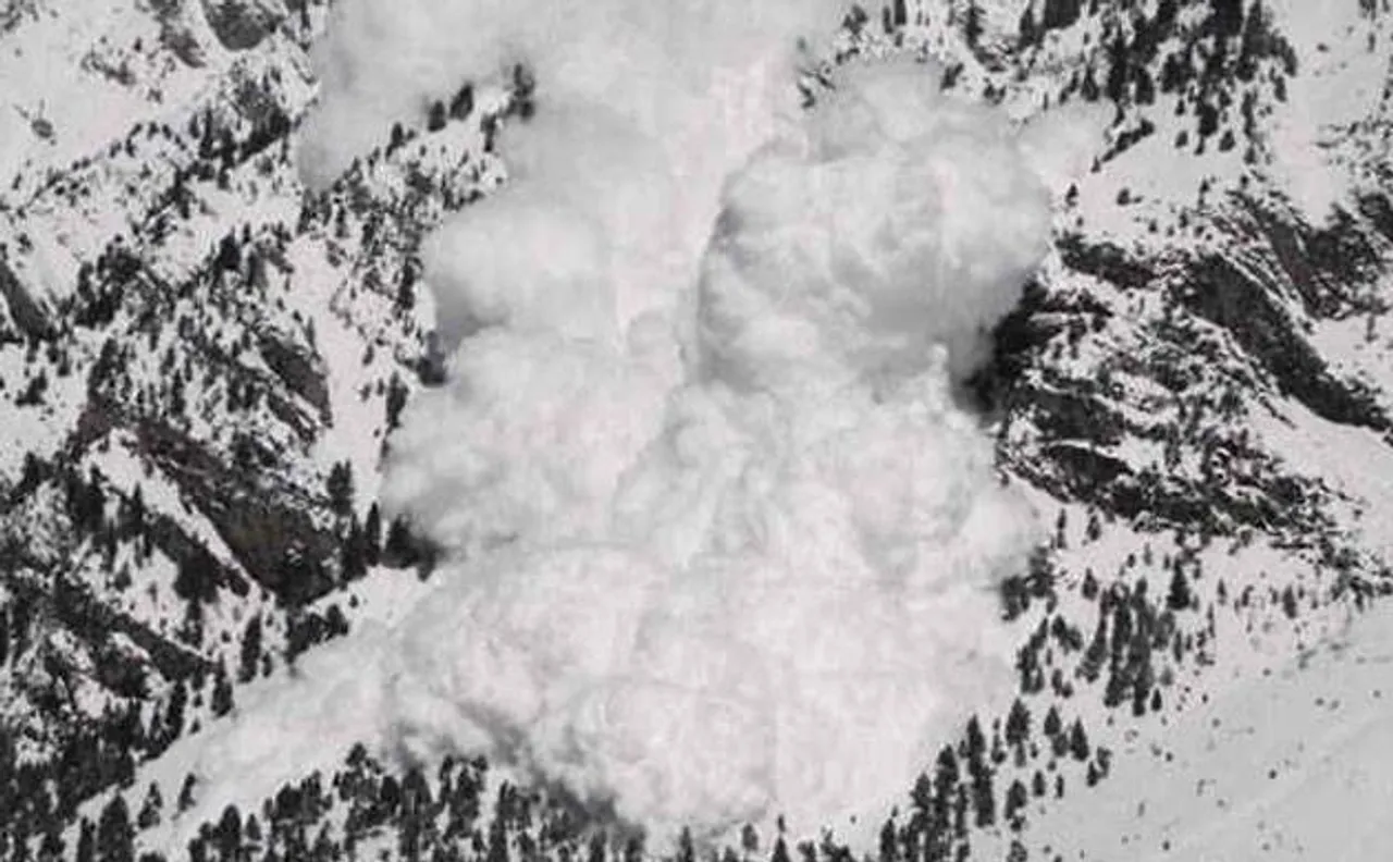 At least 14 killed in avalanche in north Pakistan