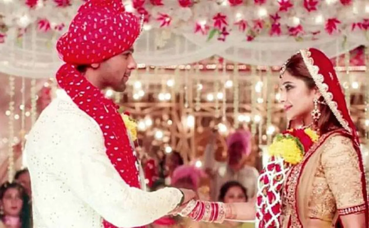 'Beyhadh': Kushal Tandon saves Jennifer Winget as fire breaks out on sets (Watch Video)