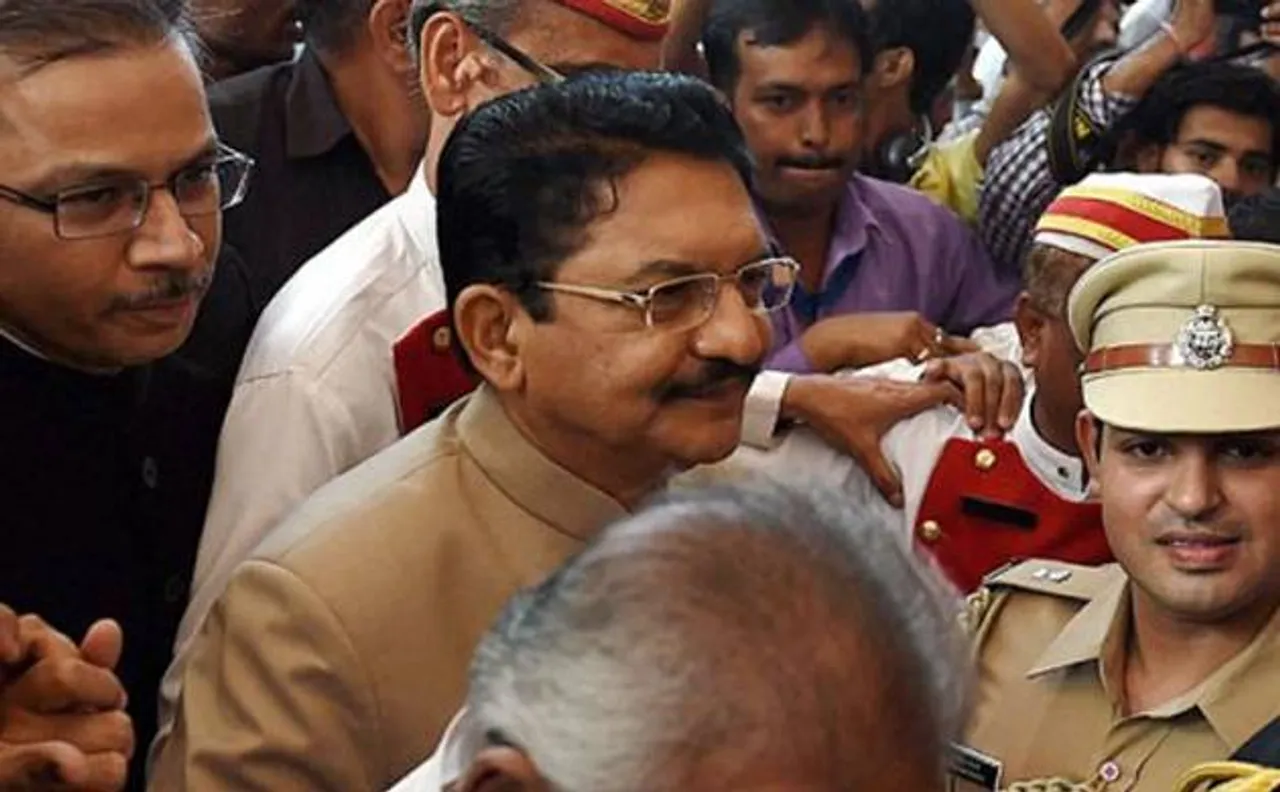 OPS vs Chinnamma: Guv Vidyasagar Rao denies sending report to Centre on current political situation in Tamil Nadu  