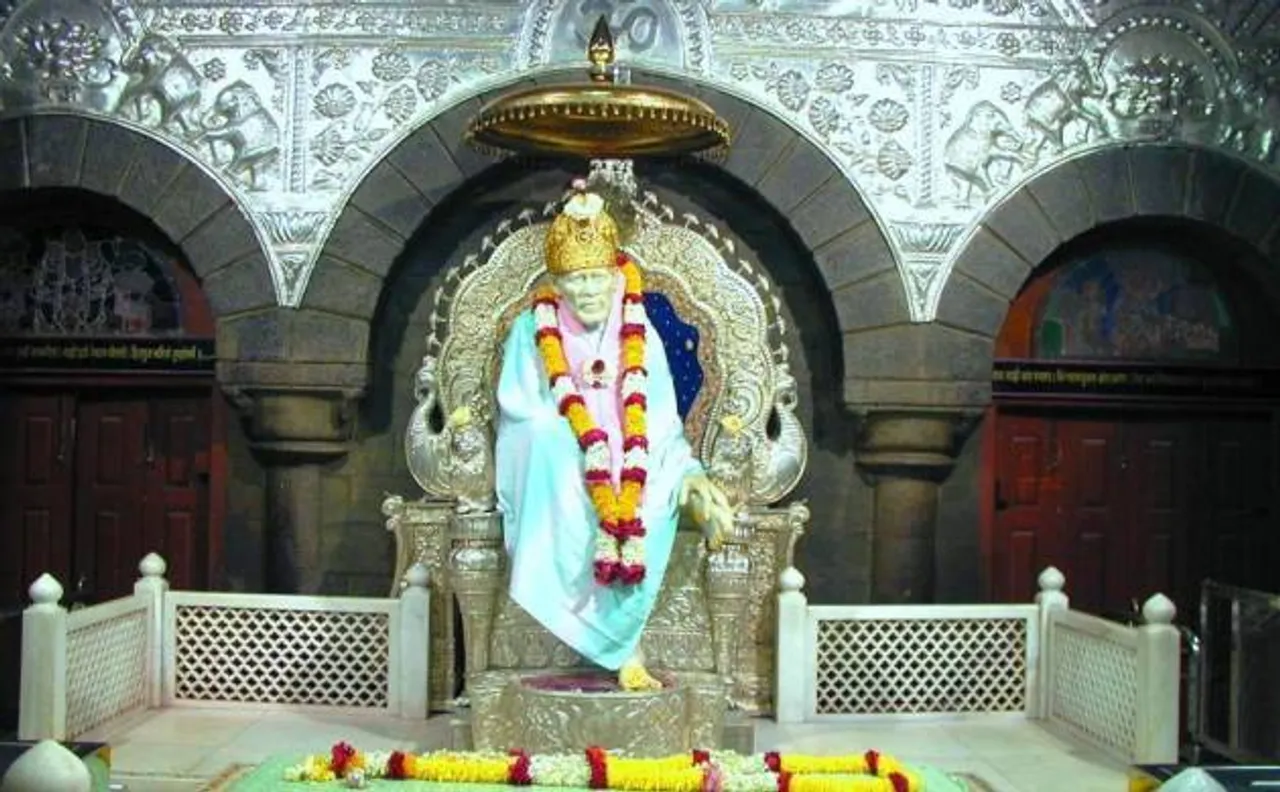 Italian woman donates gold crown worth Rs 28 lakh to Saibaba's Shirdi temple
