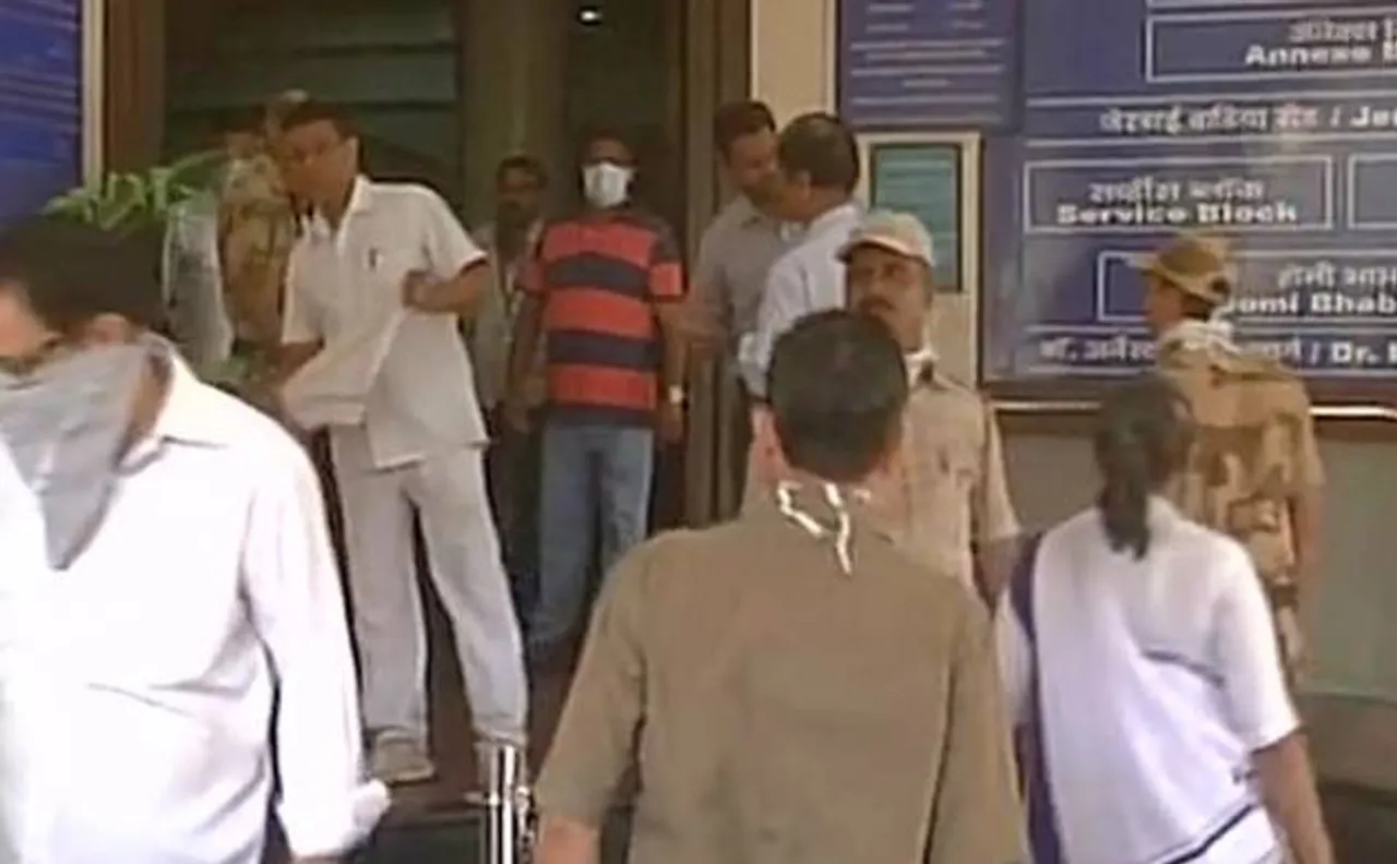Mumbai: Major fire breaks out at Tata Cancer hospital's basement, no casualties