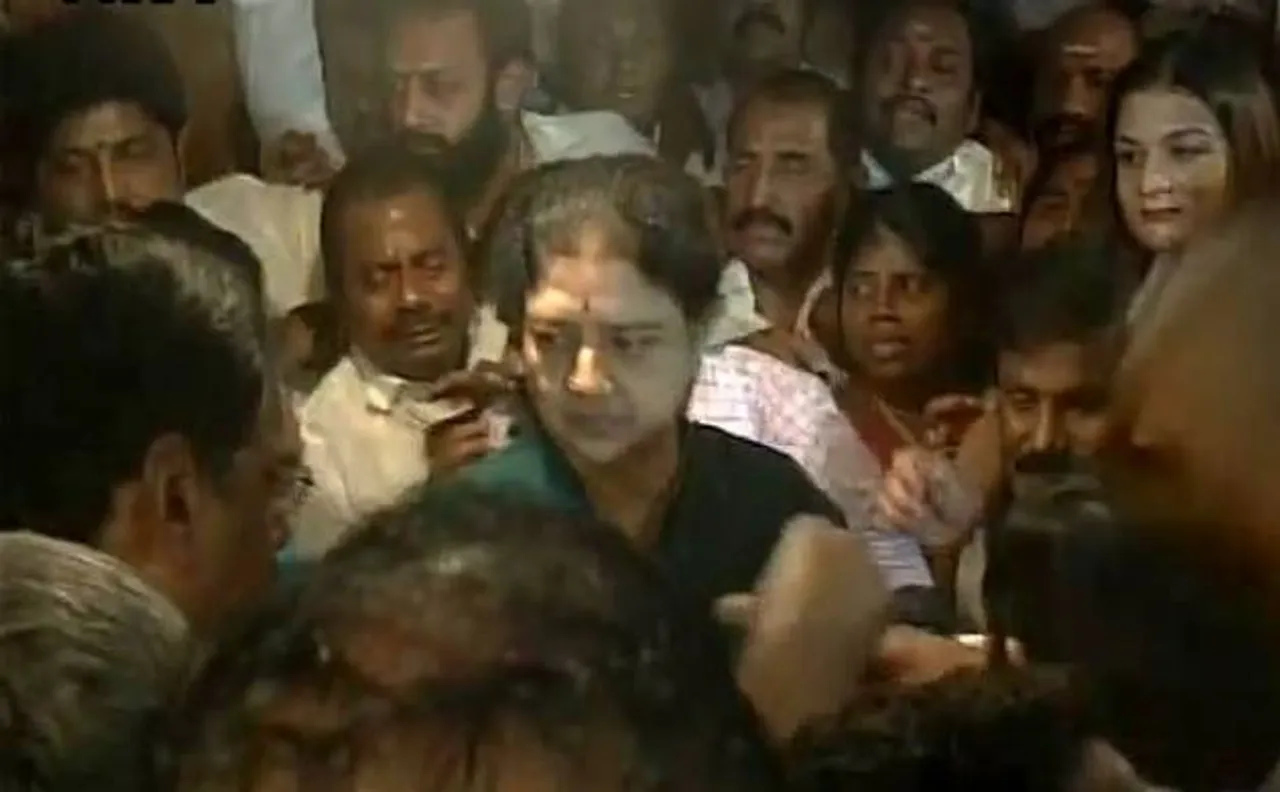 Emotional Sasikala asks AIADMK leaders to continue working for social welfare; Jayalalithaa's niece joins politics and OPS camp | Day highlights