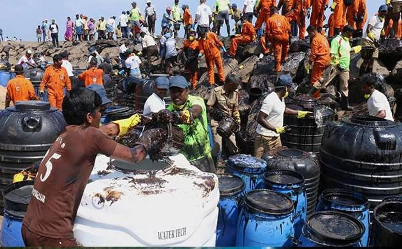 Chennai oil spill: Environment ministry to issue show cause notice to Kamarajar Port
