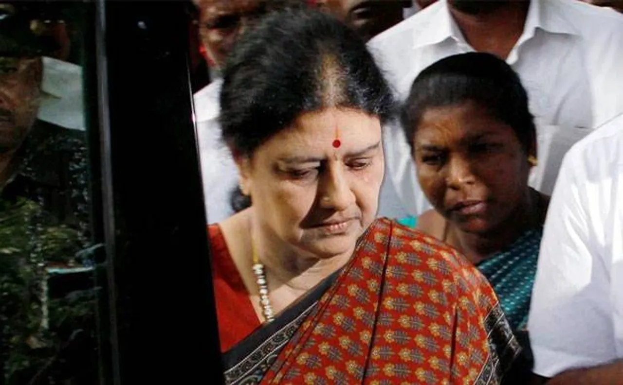 As it happened | Sasikala, two others taken into prison custody; Guv seeks list of MLAs from both Selvam, Palanisamy