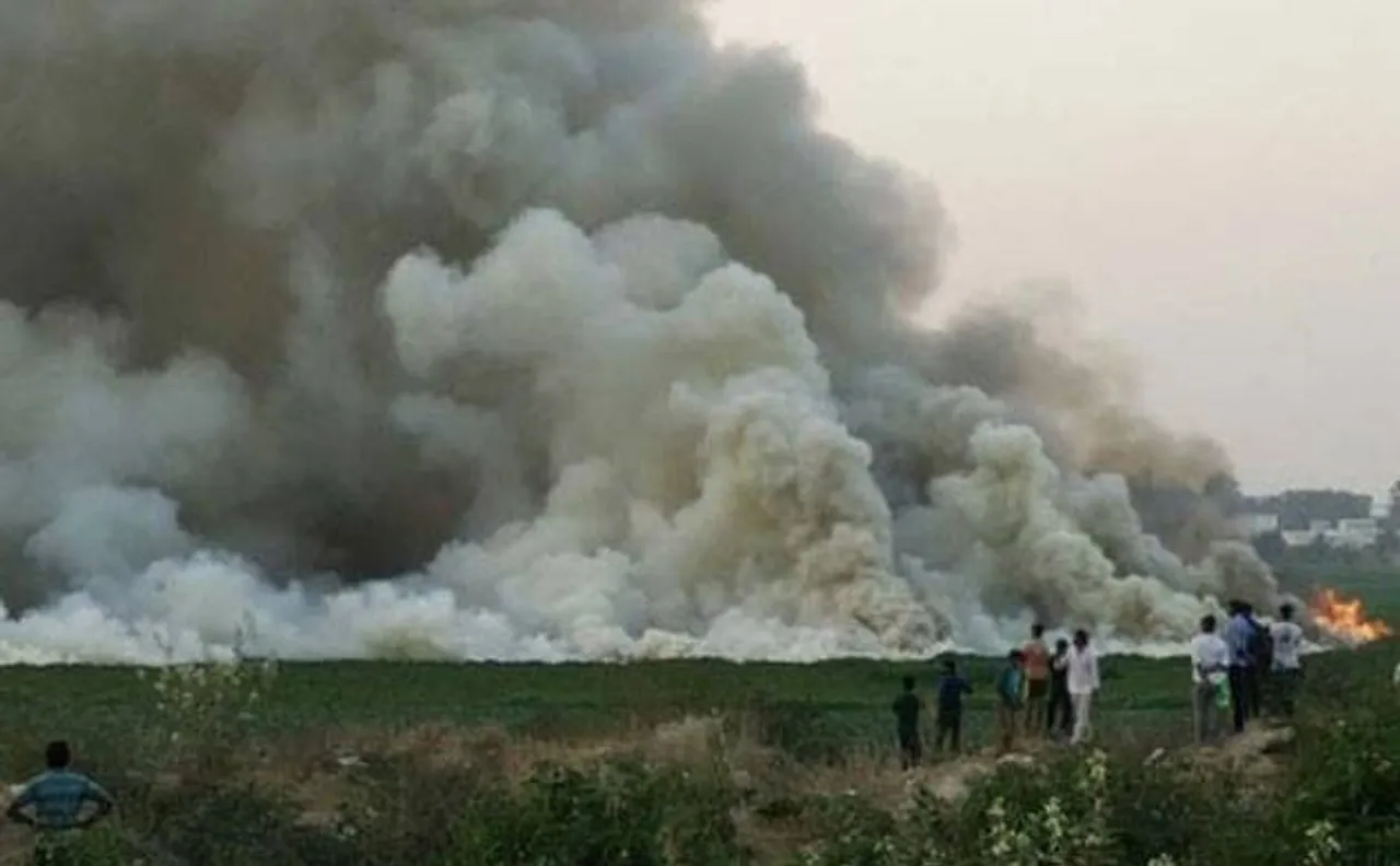 Bengaluru's Bellandur lake catches fire: Drivers swerve, toxic sky of smoke over city