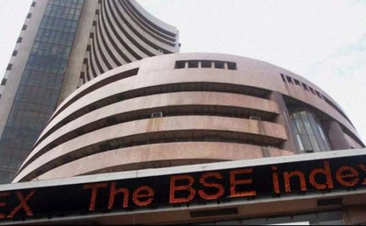 Sensex loses 40 points on profit booking