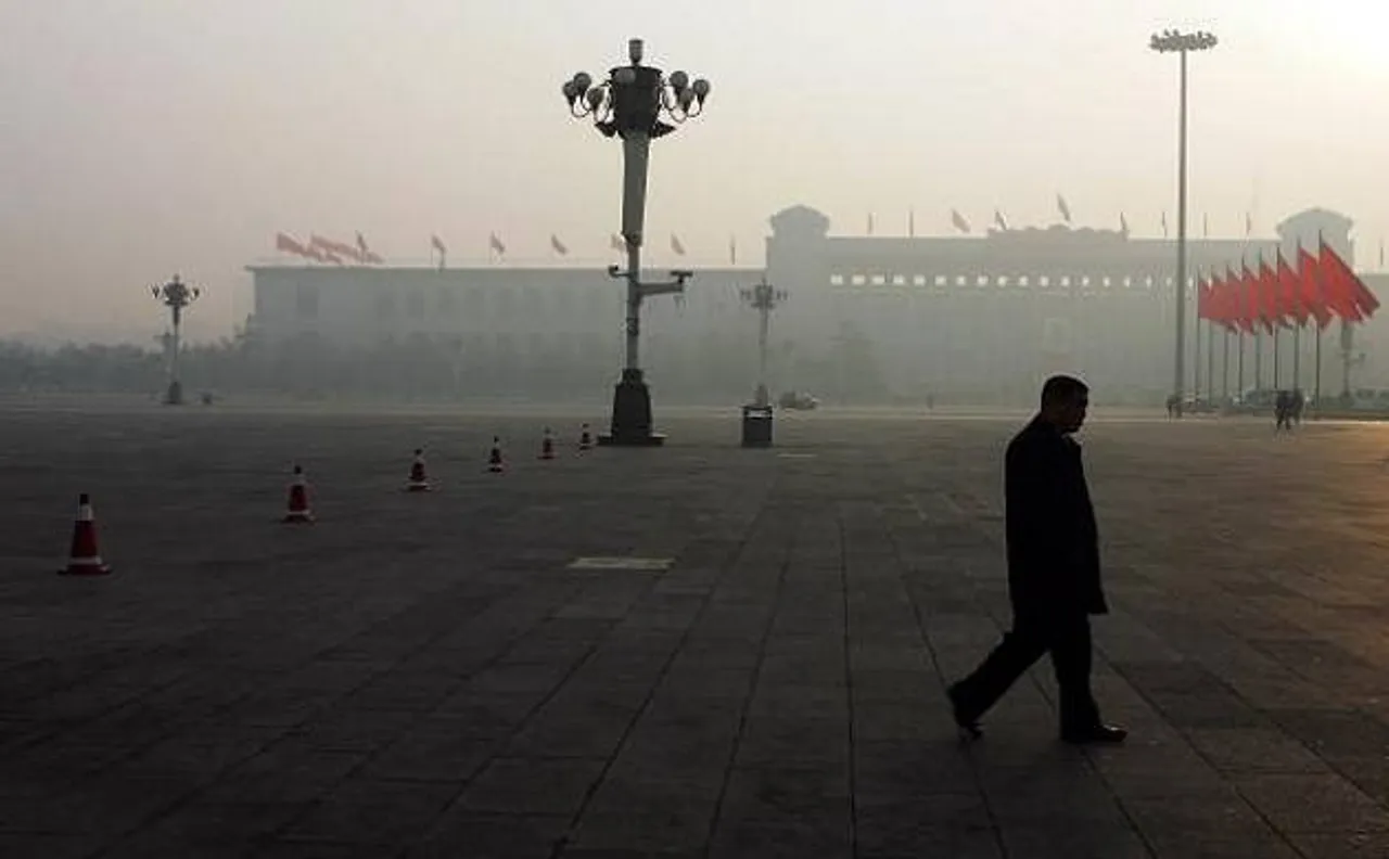 China sets precedent in handling bank defaulters, restricts them buying plane tickets