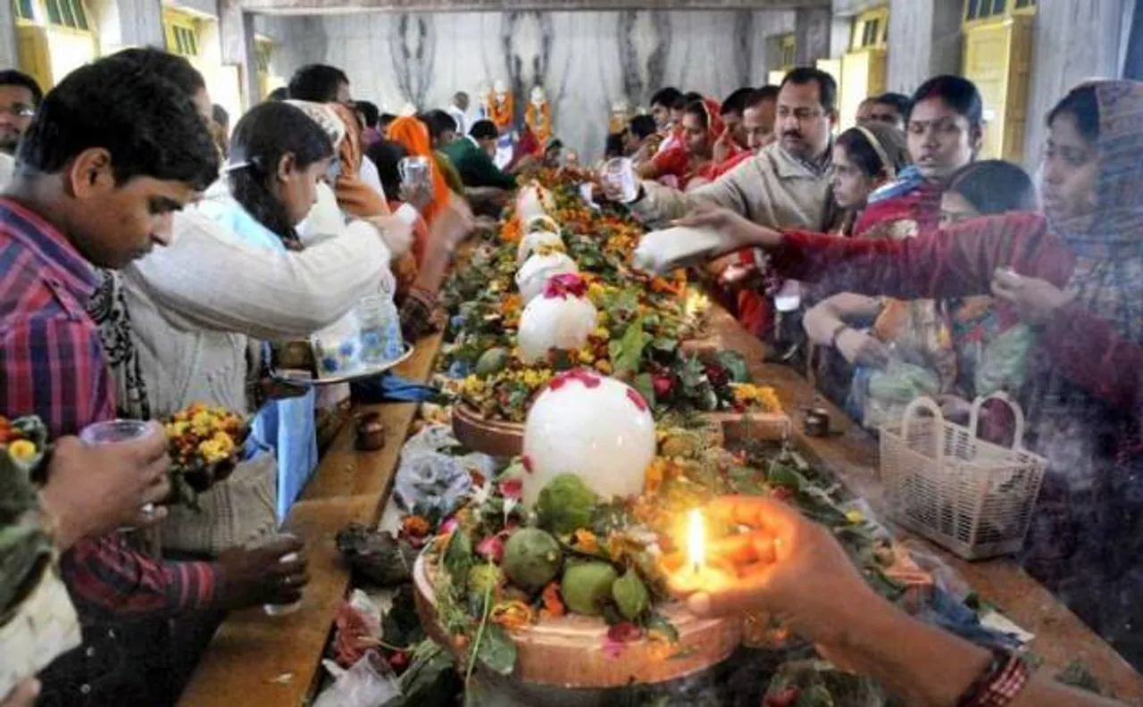 Maha Shivratri 2017: Know Lord Shiv puja vidhi, mantra and importance 