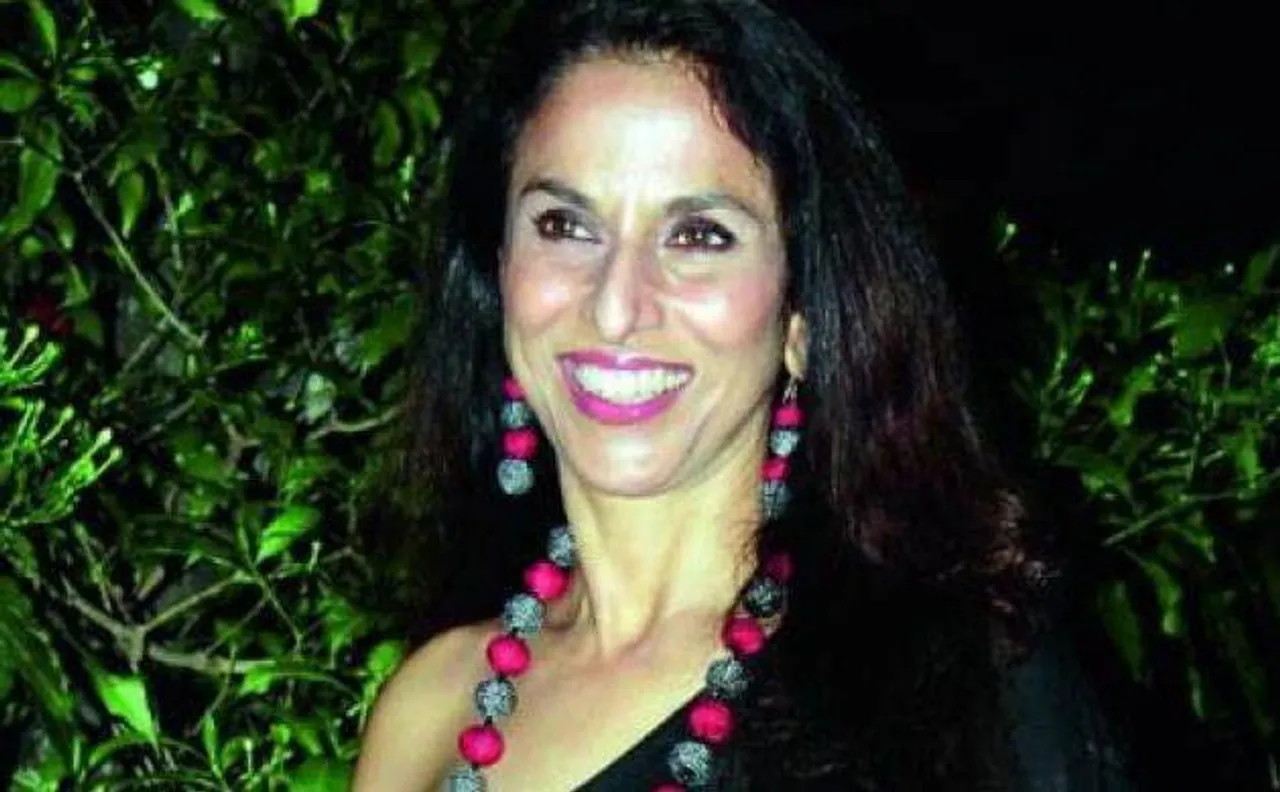 Policeman expresses displeasure over Shobhaa De posting image on social media