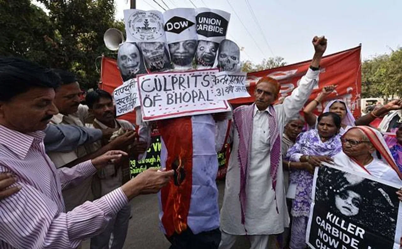 Bhopal gas tragedy: Court proceedings stayed against then collector, SP who helped Union Carbide chief Warren Anderson flee country