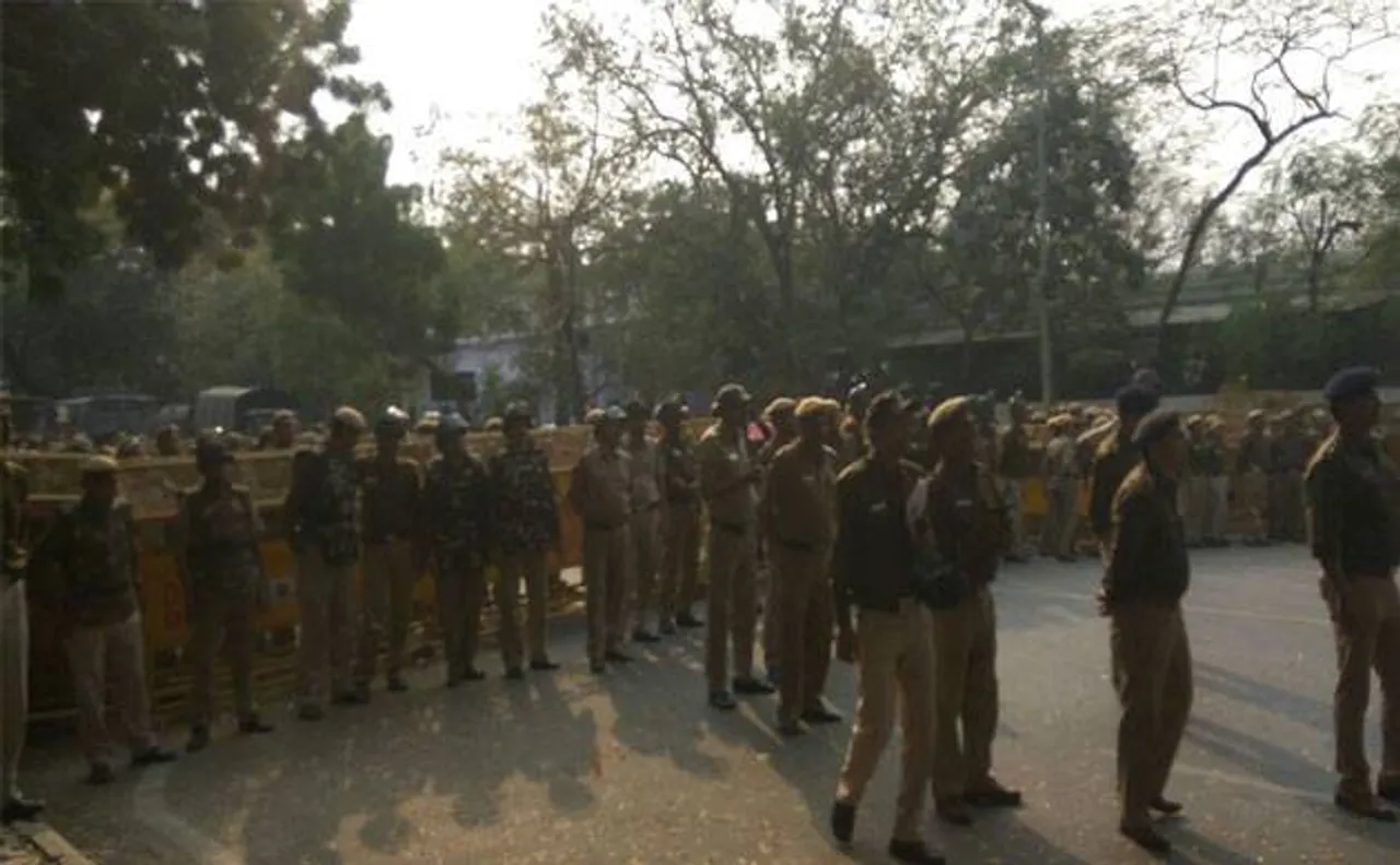 As it happened: Jat agitators begin march towards Parliament amid heavy security
