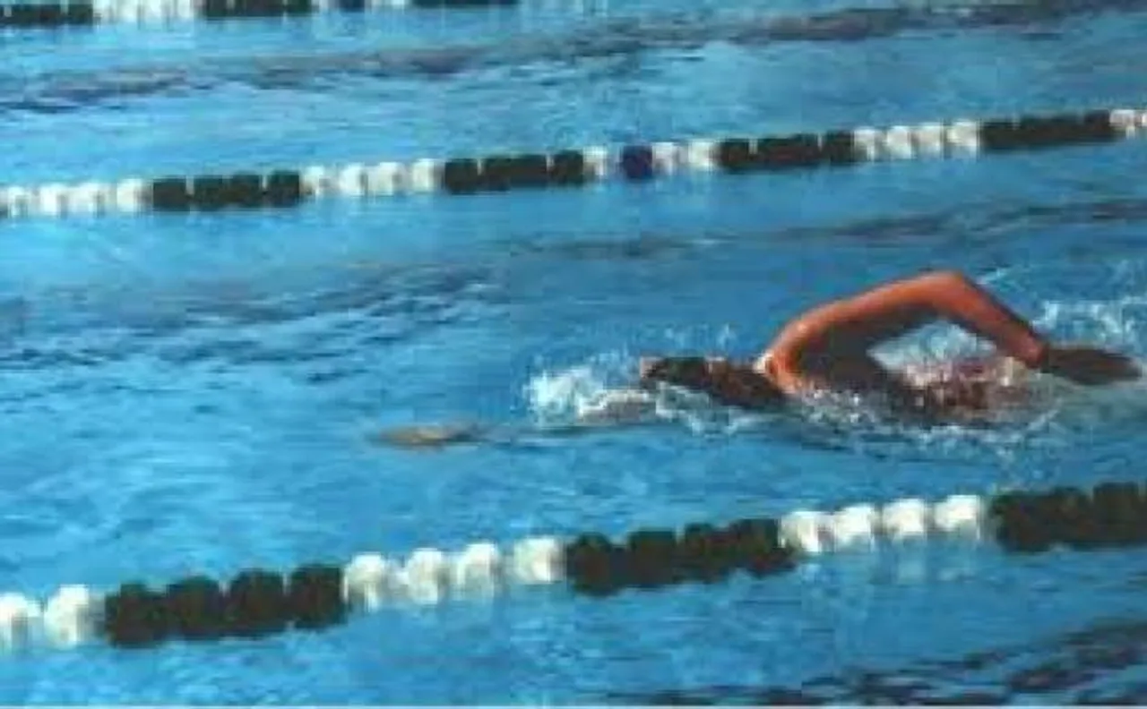 19-year-old aims for Guinness record swims 5kms with hands, legs tied in Bay of Bengal