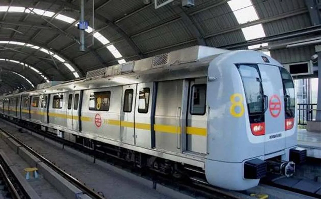 Delhi metro strikes a place in Limca book of records