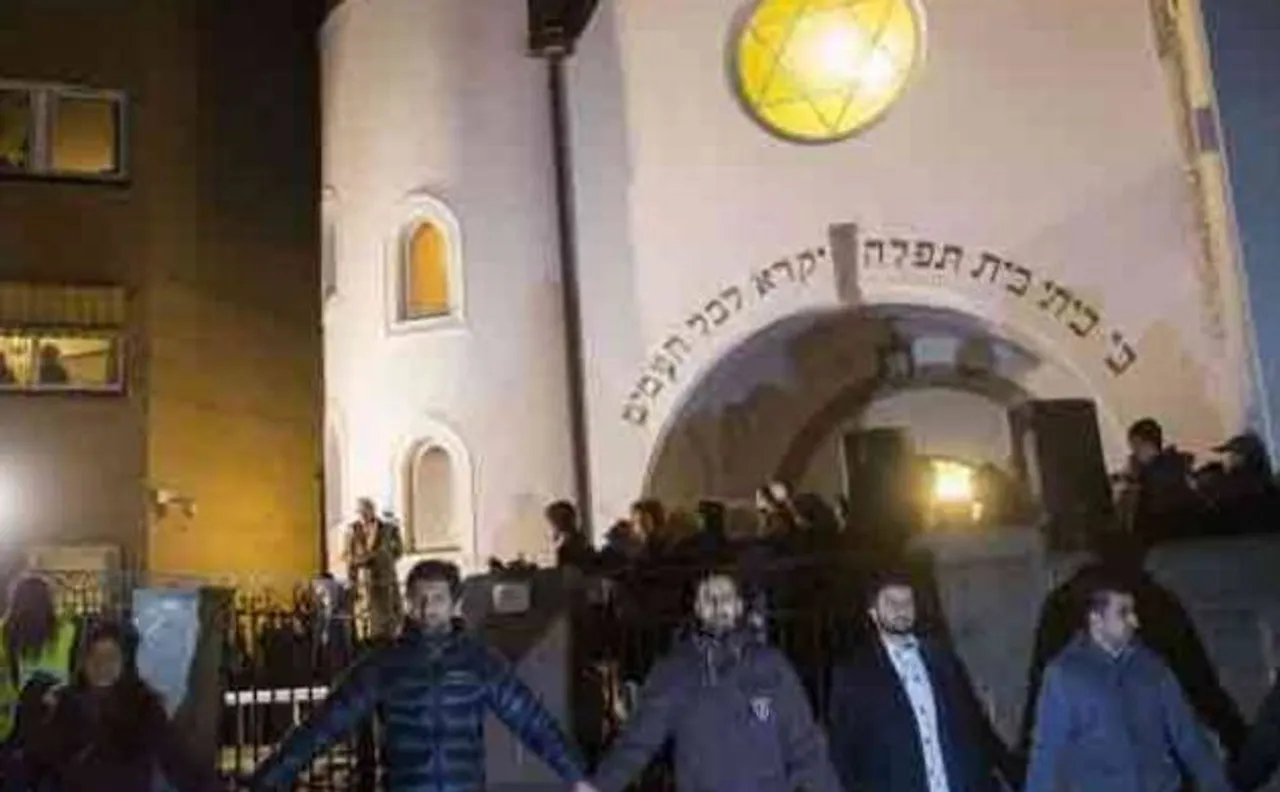 Muslim military veterans in US offer to guard Jewish sites after bomb threat