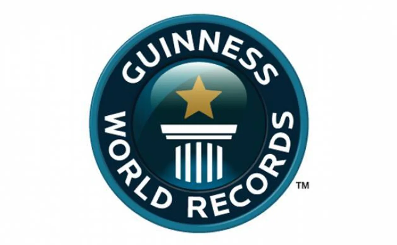 Robot solves Rubik's cube, sets new Guinness world record