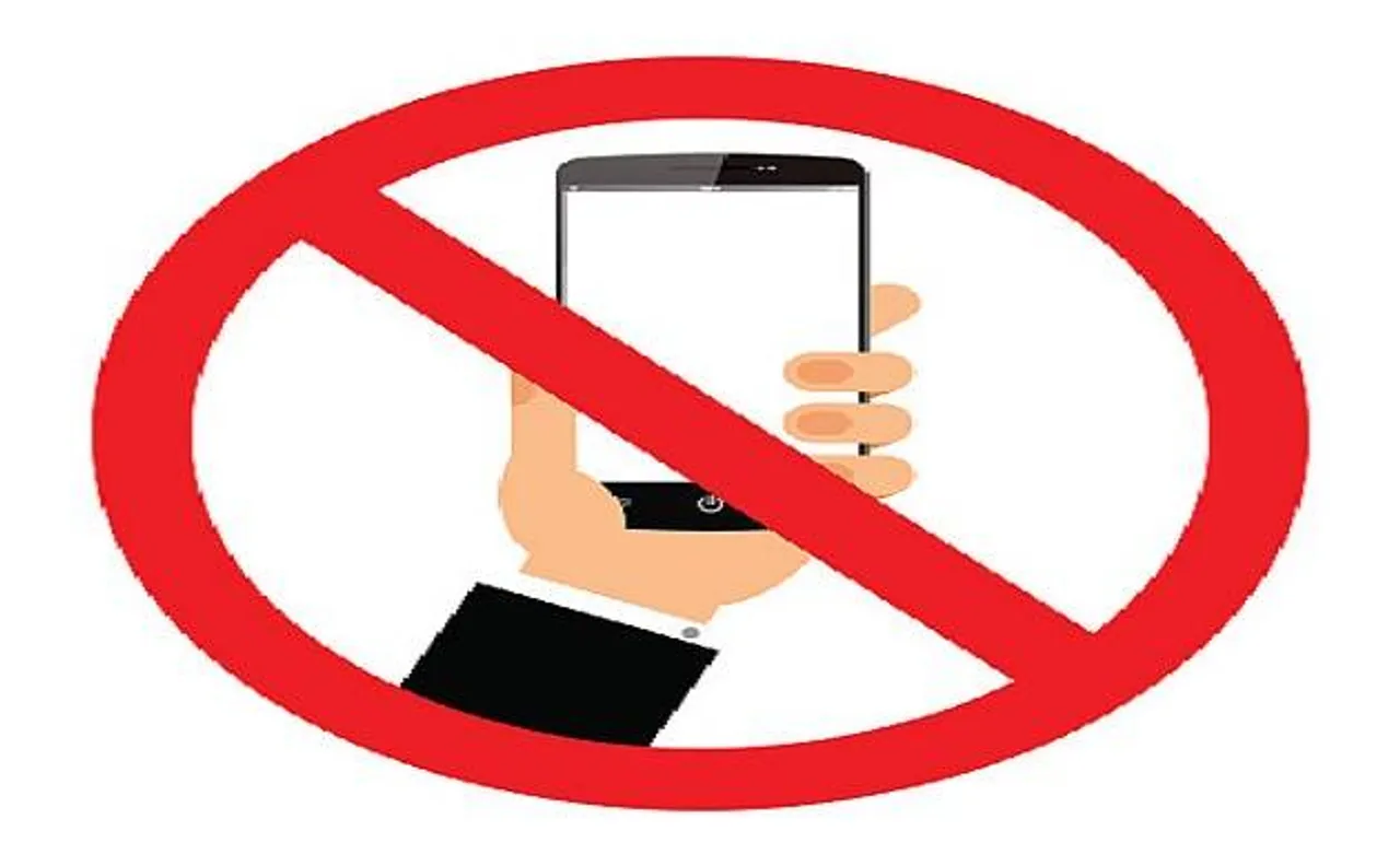 No mobile phone, cameras inside counting centres: Election Commission 