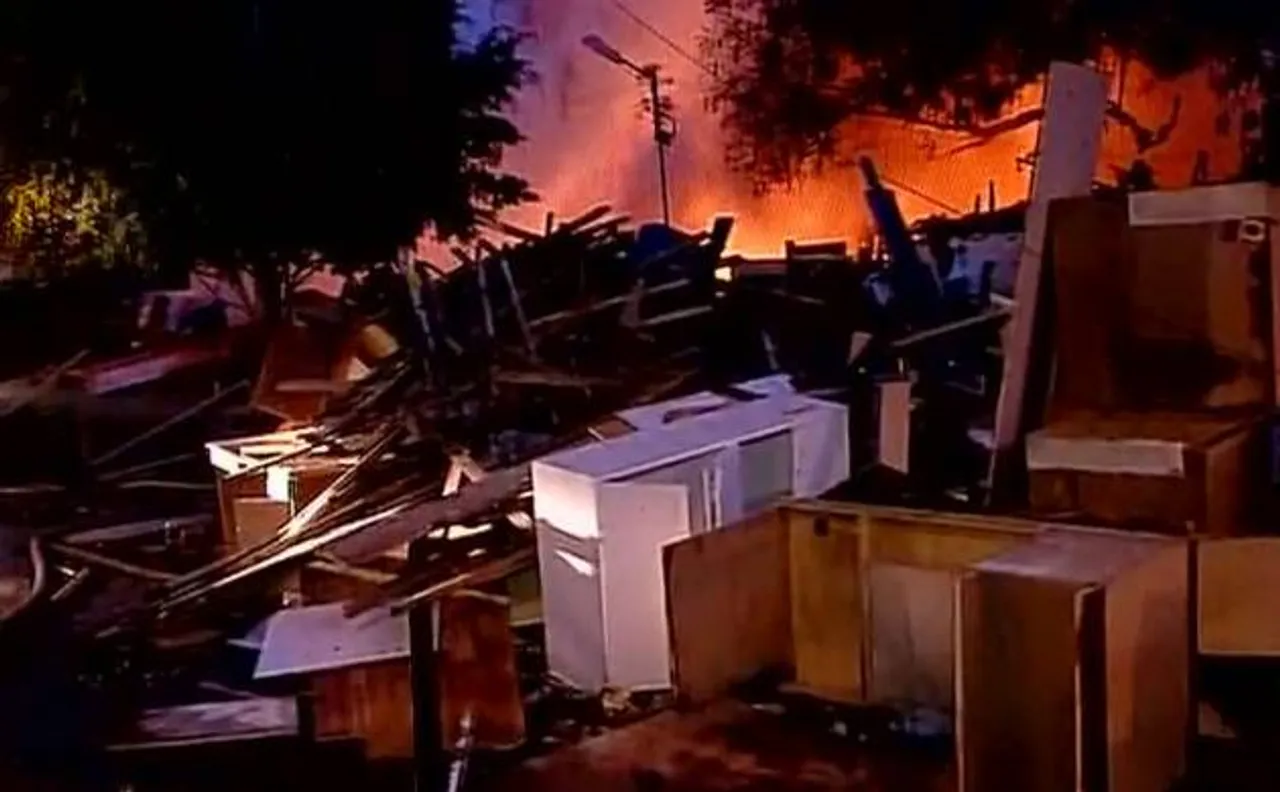 Massive fire breaks out at Delhi's furniture market, 30 fire tenders douse blaze
