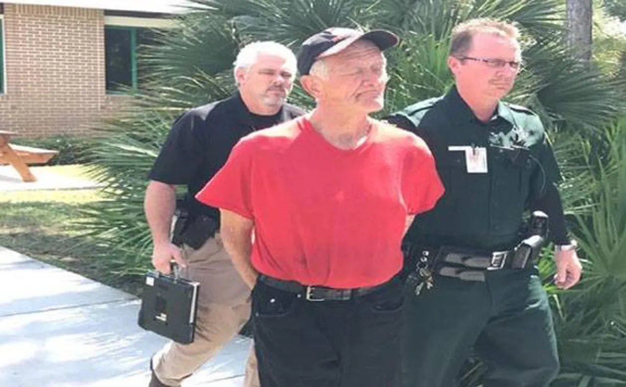 US hate crime: Man tries to burn store run by Indian-Americans in Florida, mistakes them for 'Arabs'