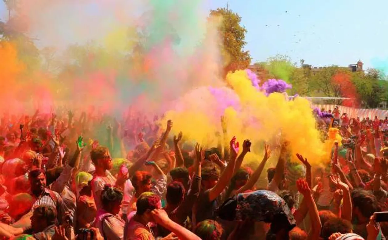 Holi 2017: Spirit of jollity reigns supreme as India celebrates festival of colours