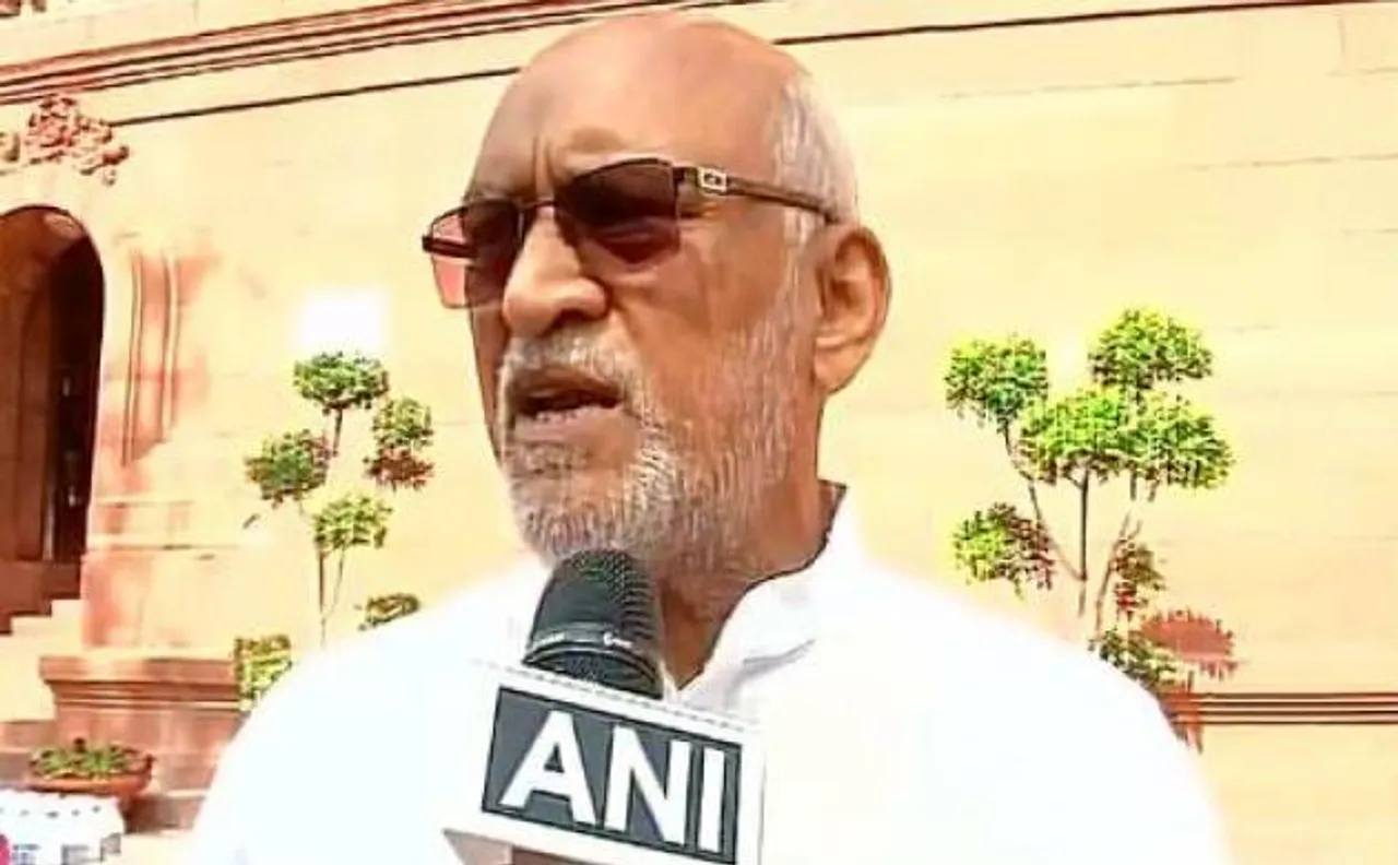 Parliament session: Opposition walks out of Lok Sabha against efforts to form BJP govts in Goa, Manipur