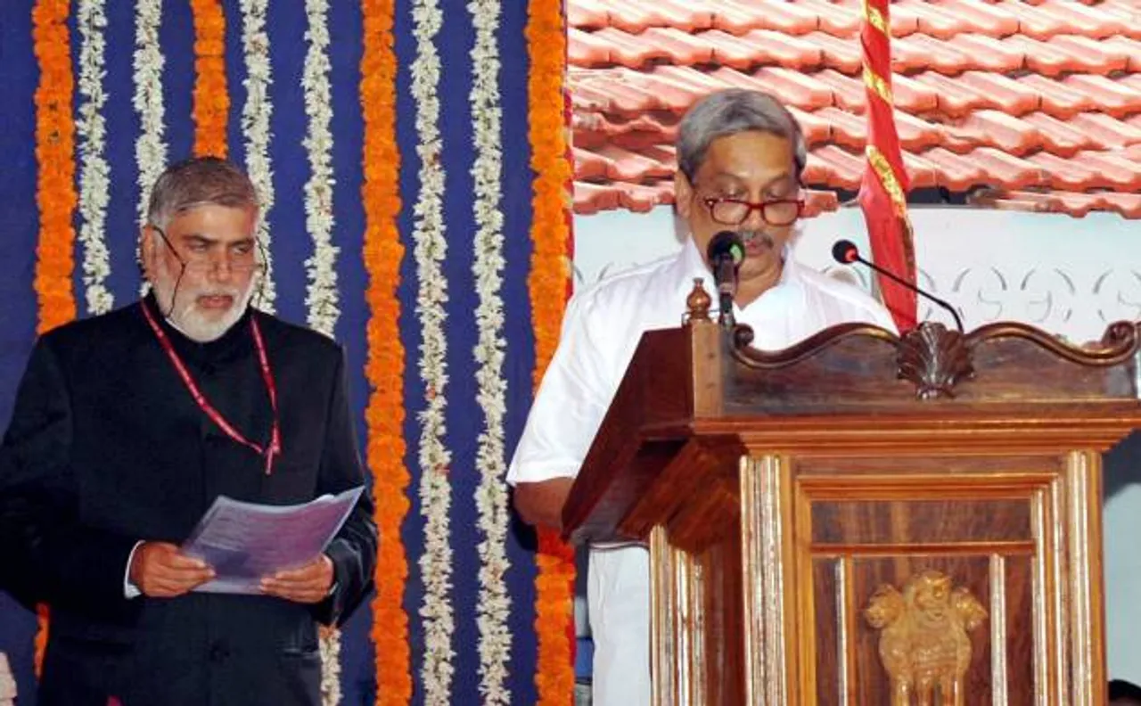 Manohar Parrikar takes oath as Goa CM; Floor test on March 16