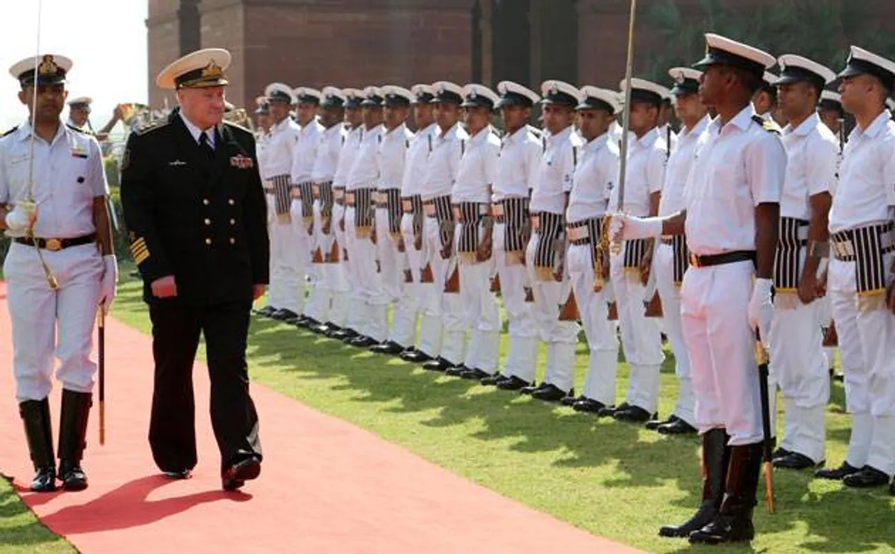 Naval chiefs of Russia, India meet, hold talks to increase engagement between both countries