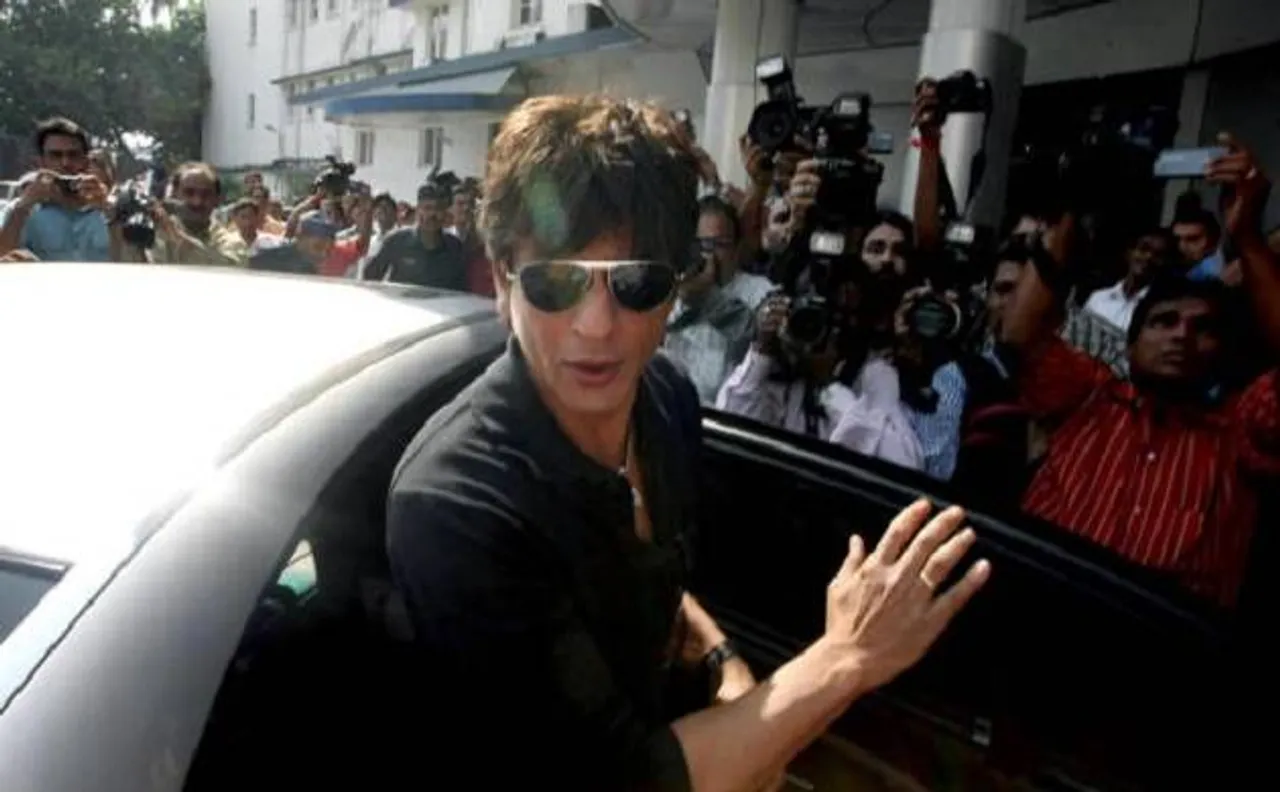 Shah Rukh Khan's car runs over photographer's foot, this is what happened next