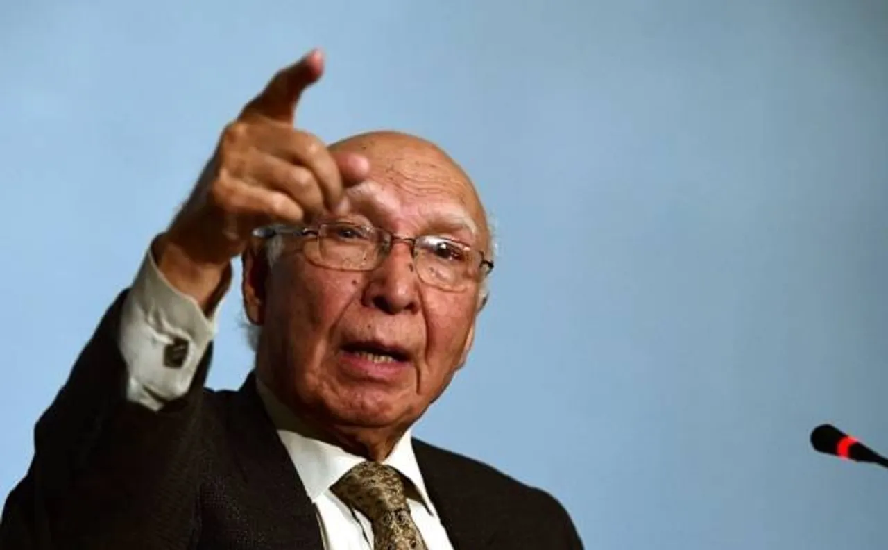 Sartaj Aziz urges World community to play â€˜active roleâ€™ in Kashmir