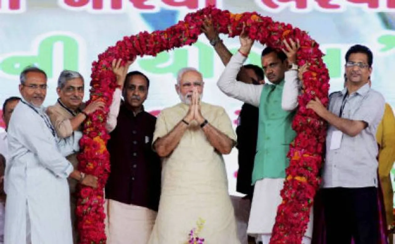 Will Gujarat BJP go for early elections to capitalise on â€˜Modi waveâ€™? 
