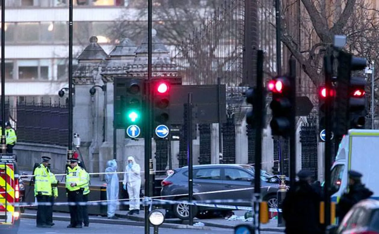UK Parliament shooting:Five people dead including cop, attacker; 40 injured; PM May calls emergency meeting